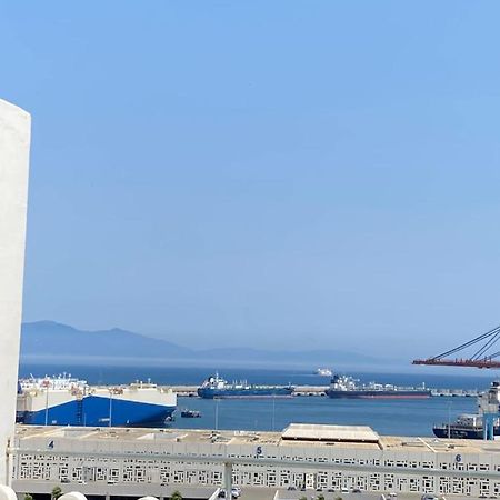 Appartement A Ksar Sghir En Face Du Terminal Passagers De Ferry Port Tanger Med Zewnętrze zdjęcie