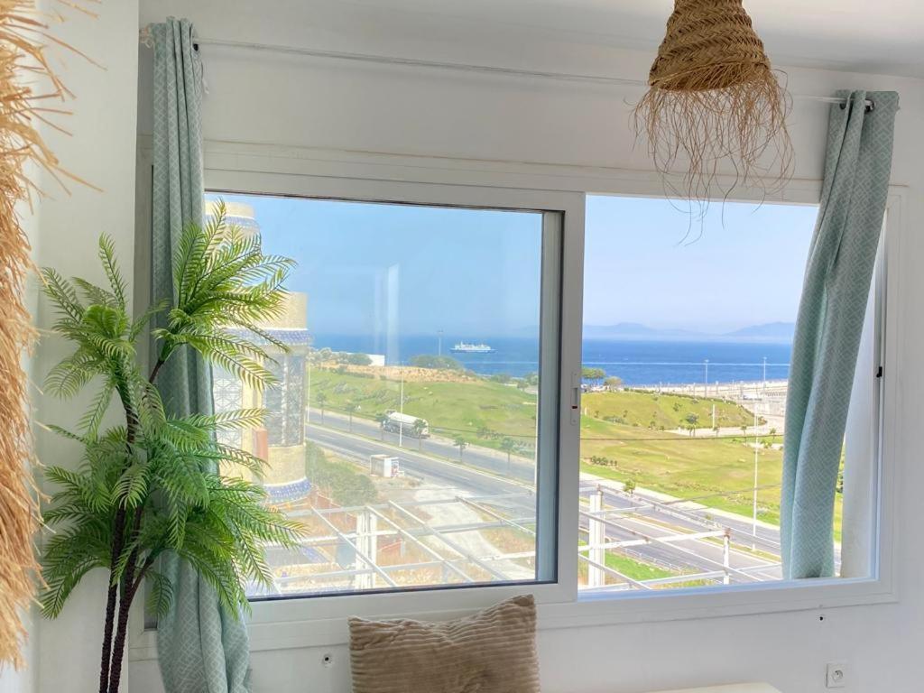 Appartement A Ksar Sghir En Face Du Terminal Passagers De Ferry Port Tanger Med Zewnętrze zdjęcie